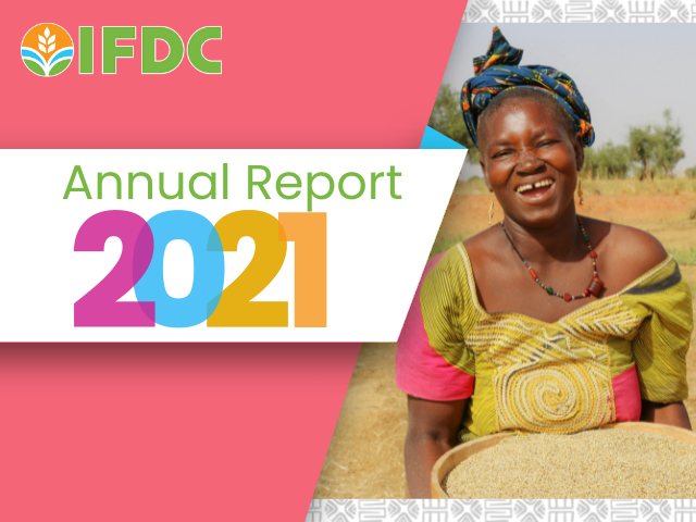 2021 Annual Report Banner with woman holding grain