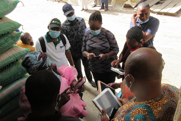 EnGRAIS Participants discuss